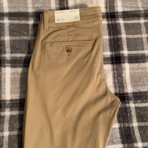 COPY - American Eagle khaki jeans